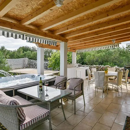 House Lila Jacuzzy * Drvenik Mali