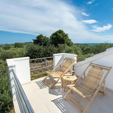 House Lila Jacuzzy Feriehus *